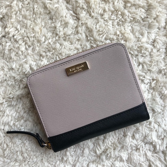 NWT kate spade wallet - Picture 6 of 6